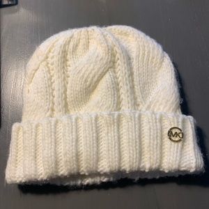 Michael Kors cable knit beanie mk gold charm